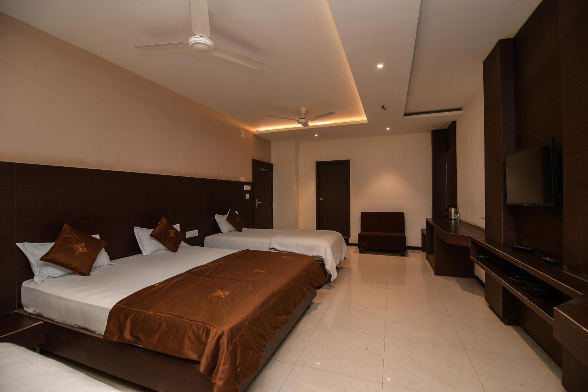 Shree Ram Hotel Ujjain Exterior photo
